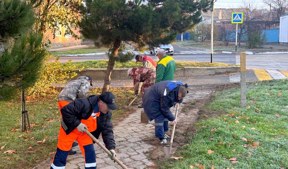 В Темрюке проводятся работы по благоустройству и наведению санитарного порядка