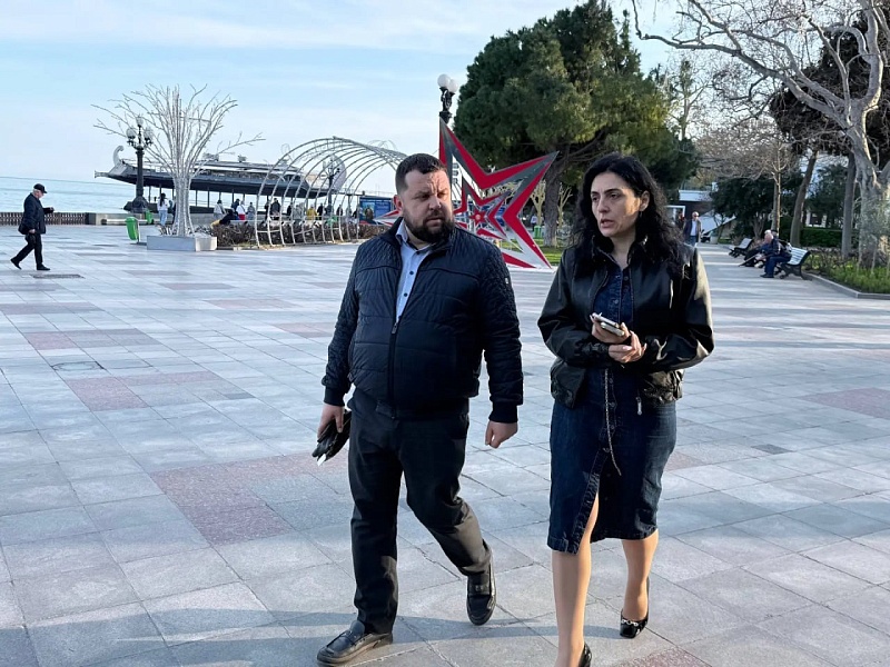 Ялтинскую набережную готовят к курортному сезону