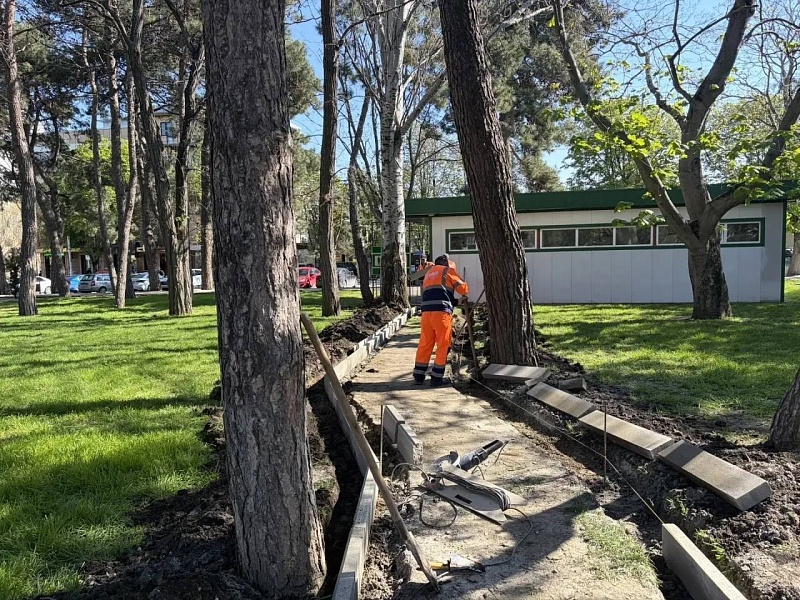 Продолжаются работы по благоустройству Анапы