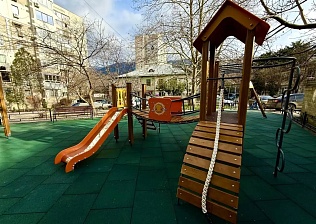 В Ялте продолжается обустройство пространств для активного отдыха детей
